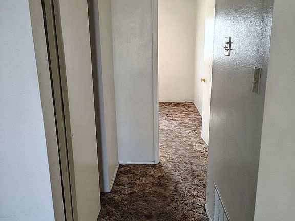 4th image of 3512 Tyson Pl NE