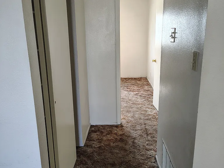 3512 Tyson Pl NE — Photo 4
