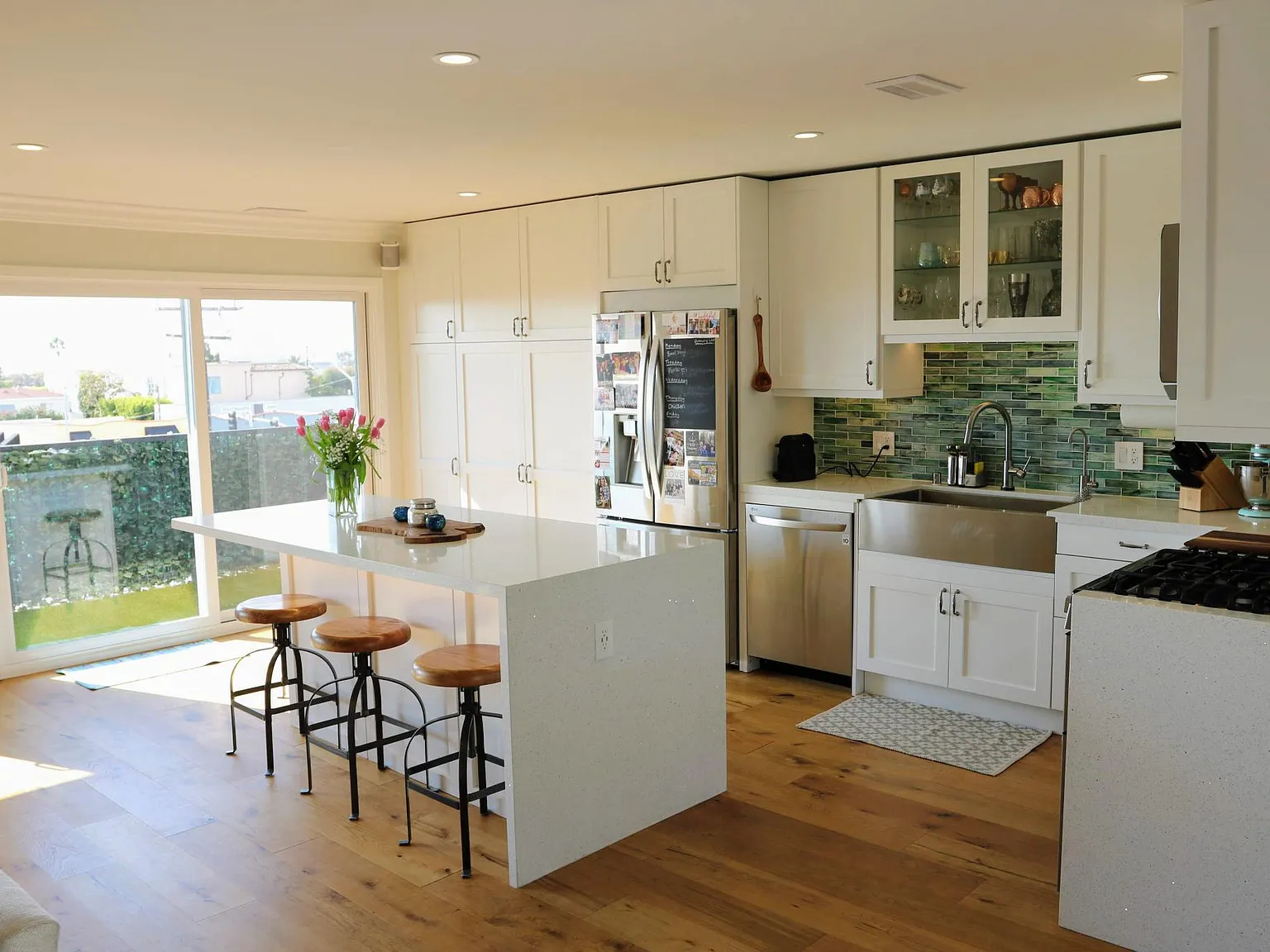2 bed, 1.5 bath, 1431 sqft, $5,700 — Photo 4