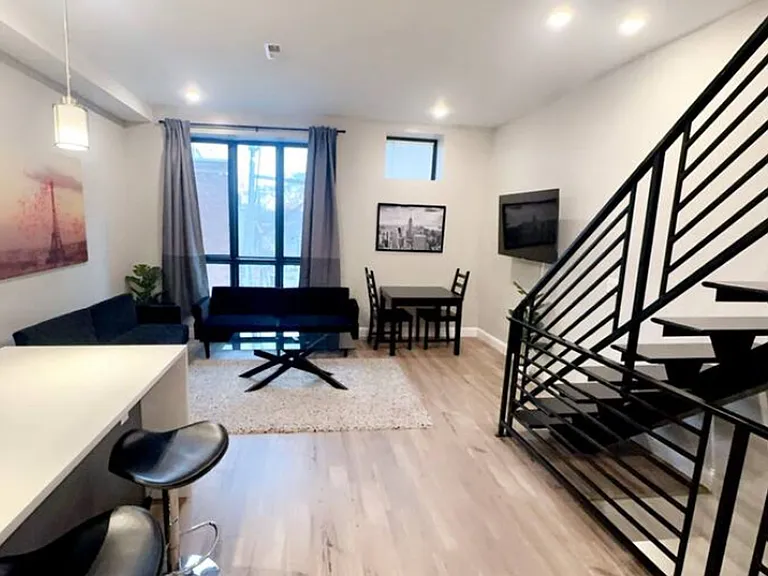 725 N 17th St — Photo 16