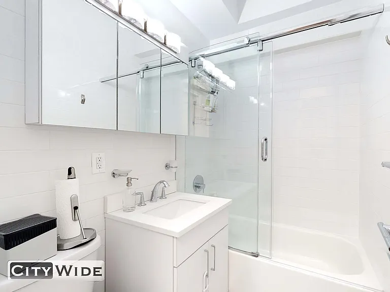 157 E 57th St #18D — Photo 9