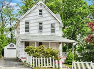 106 Pequannock St, Dover, NJ 07801