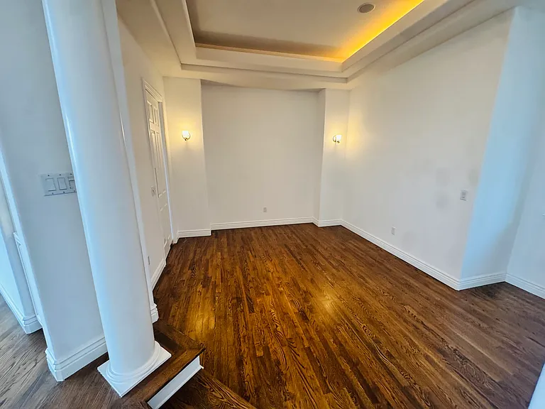 4690 Aberfeldy Rd — Photo 9