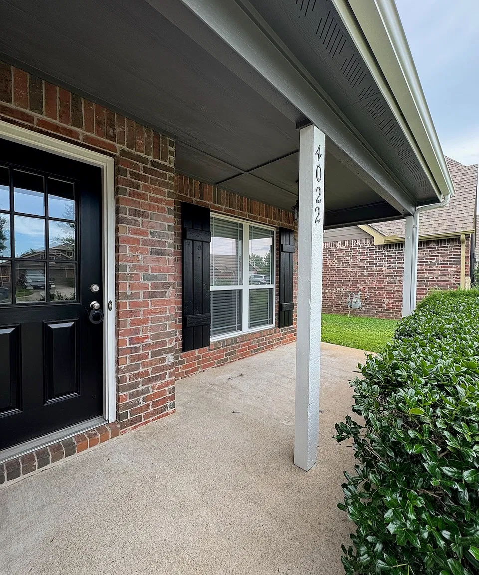4022 W 104th Pl S - Cute 3BR rear-entry home in Jenks West! Southern Reserve, Comm. Pool! — Photo 2