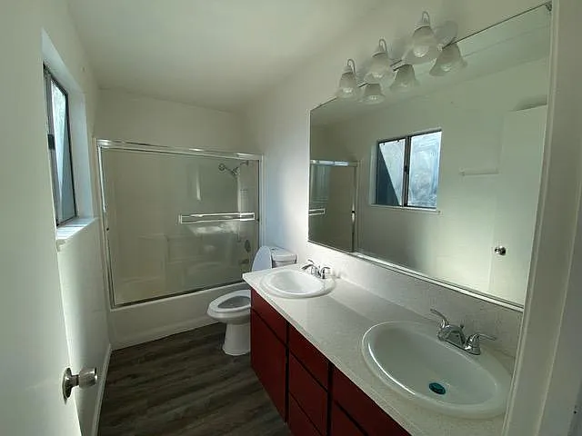 574 Shawn Vines Ave — Photo 8