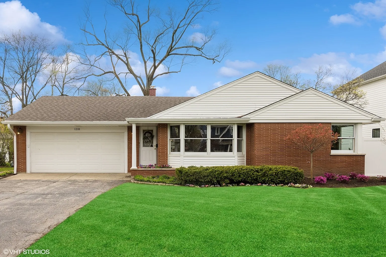 1218 Warrington Rd photo 1