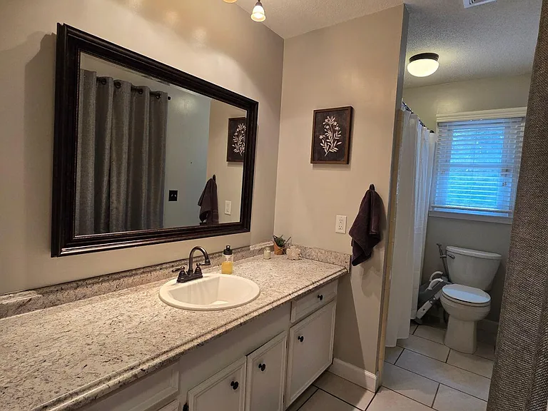637 Sierra St — Photo 29