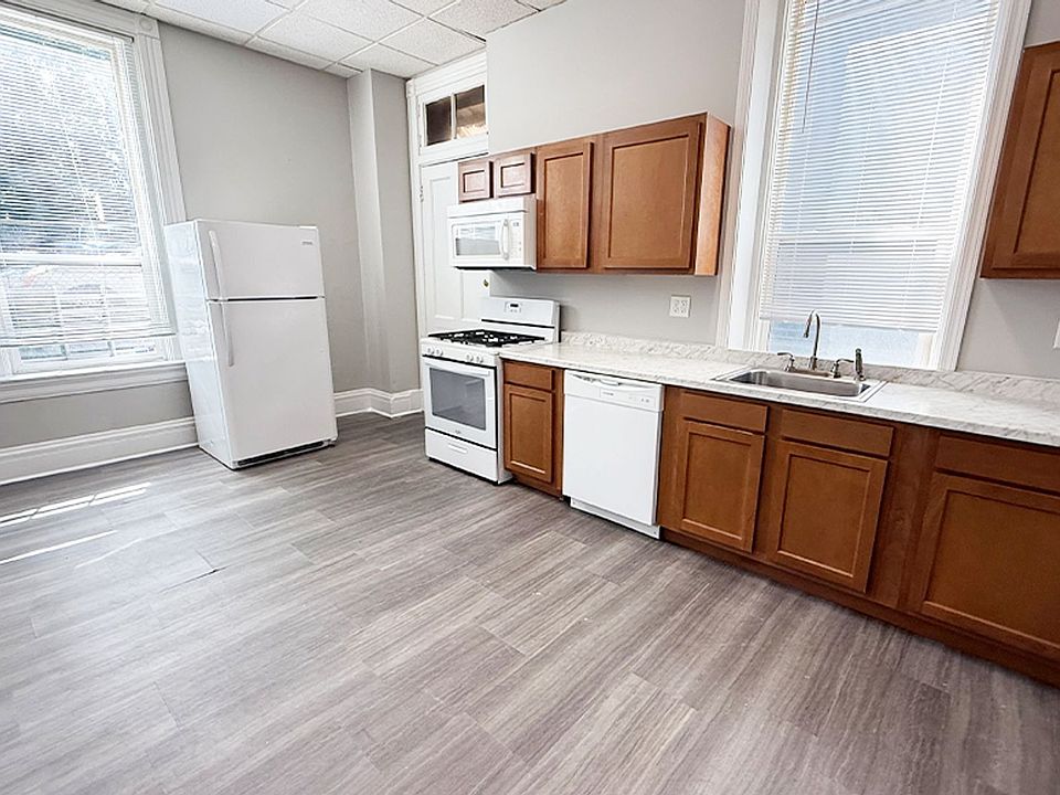 1st image of 3220 Bishop St APT 2