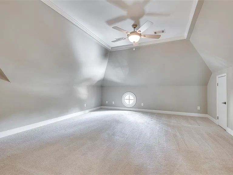 240 Lullwater Ct — Photo 52