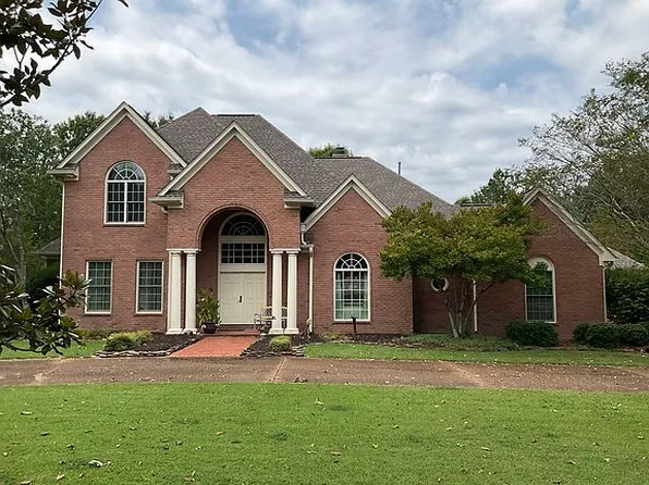 5093 Rowen Oak Rd, Collierville, TN 38017