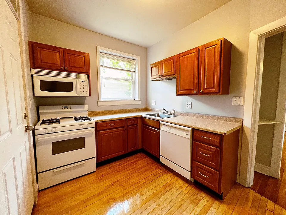 2315 W Eastwood Ave #3W