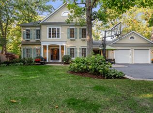 224 E Sheridan Rd, Lake Bluff, IL 60044