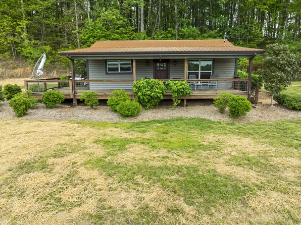 63 Sanders Spur, Tracy City, TN 37387