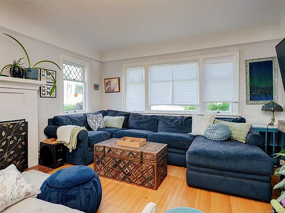 3rd image of 2633 Orchard Ave