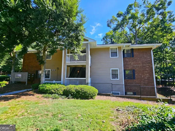 306 Barrington Hills Dr, Sandy Springs, GA 30350