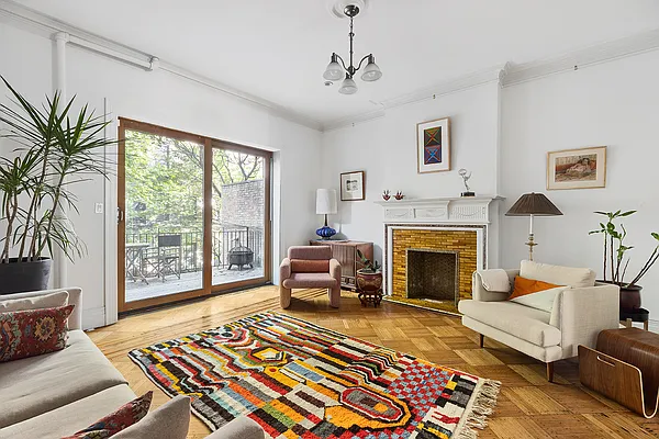 Sold by Compass | media 4
