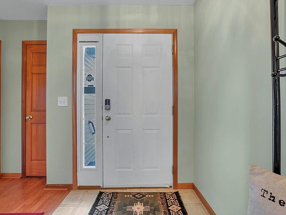 4th image of 110 Pfeifer Dr