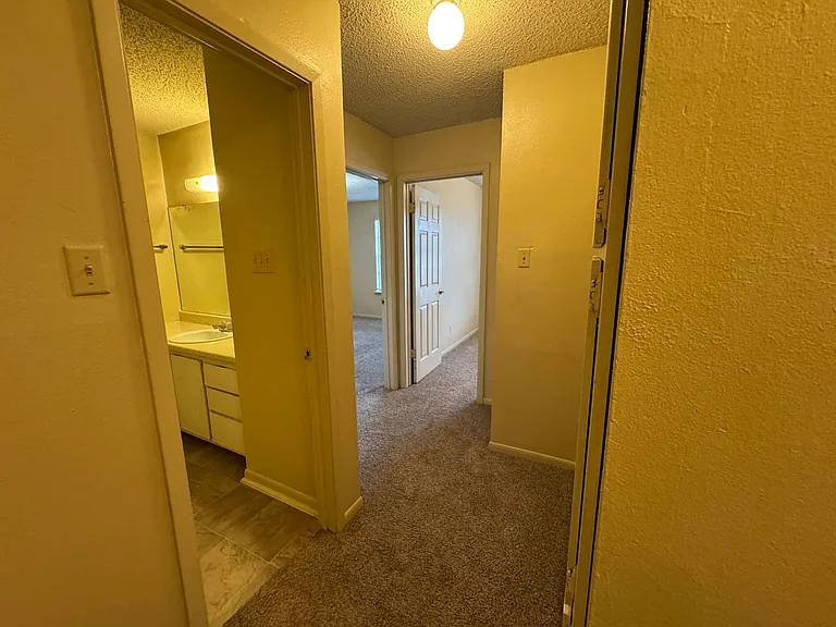 4504 Chase Cir — Photo 19