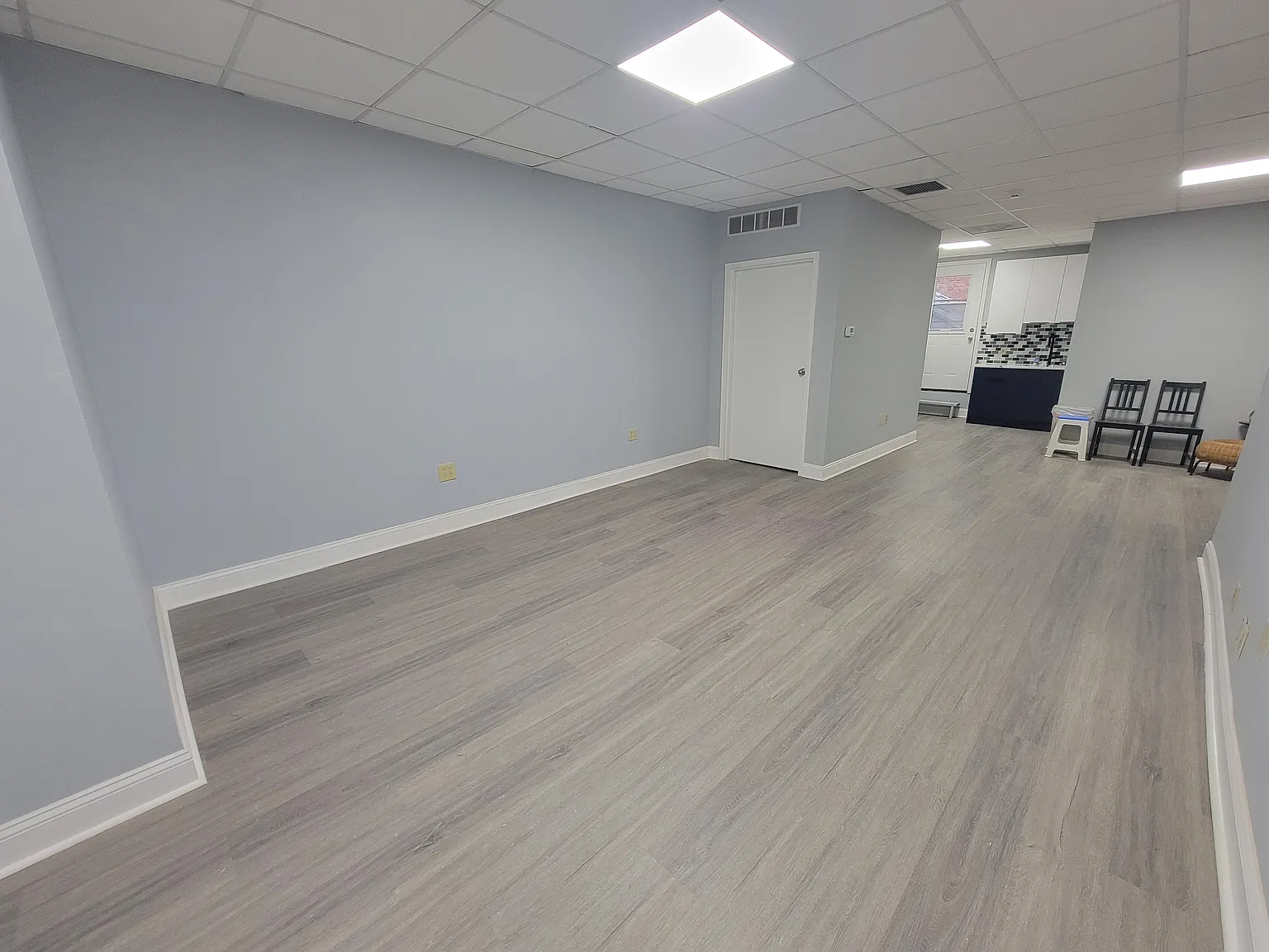 2 bed, 1000 sqft, $2,400 — Photo 1