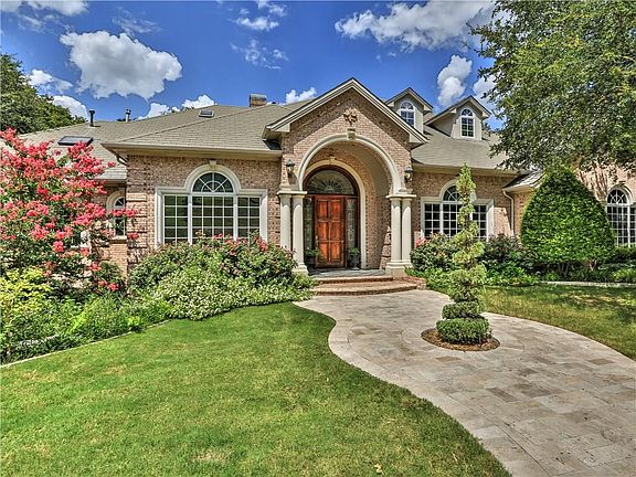 5th image of 7012 Saucon Valley Dr