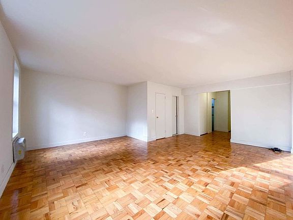 3rd image of 310 W 47th St APT 2C