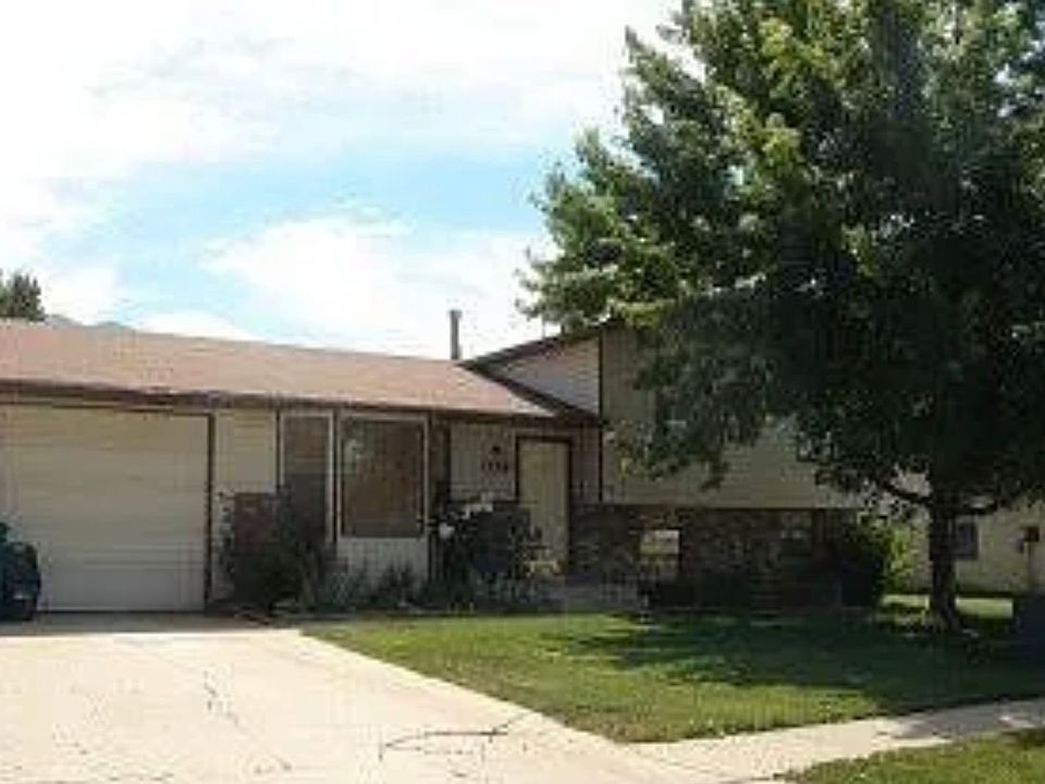 2nd image of 1156 N Nayon Dr