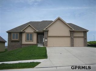 19314 Patterson St, Omaha, NE 68135