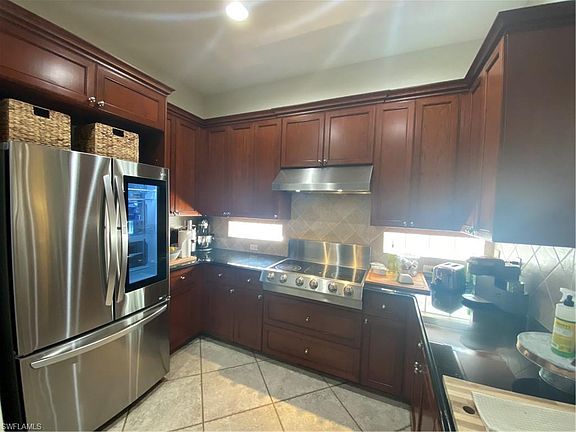 4th image of 2676 Sunset Lake Dr