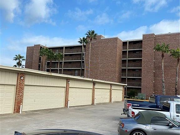 2nd image of 4334 Ocean Dr APT 606
