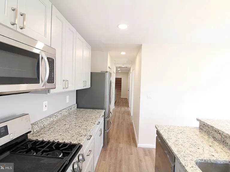 24 E Reed Ave — Photo 4