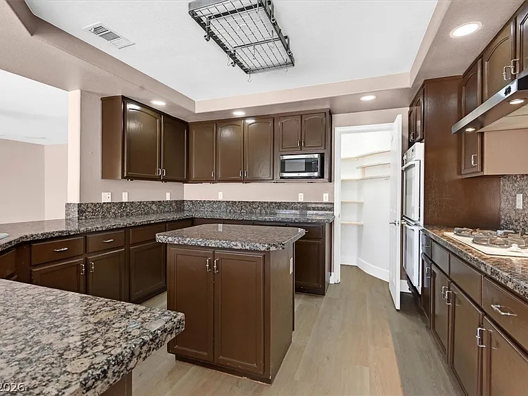 2704 Timber Crossing Ct — Photo 8