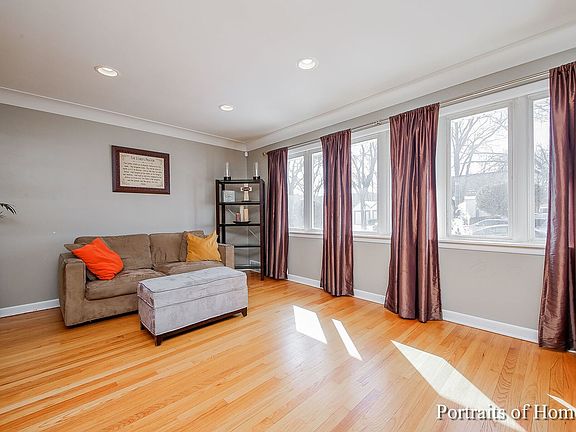 2nd image of 6131 N Hiawatha Ave