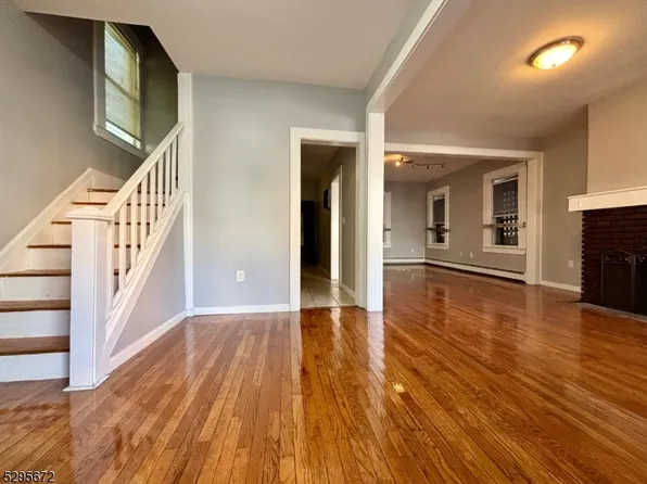 32 Salem St, Newark City, NJ 07106