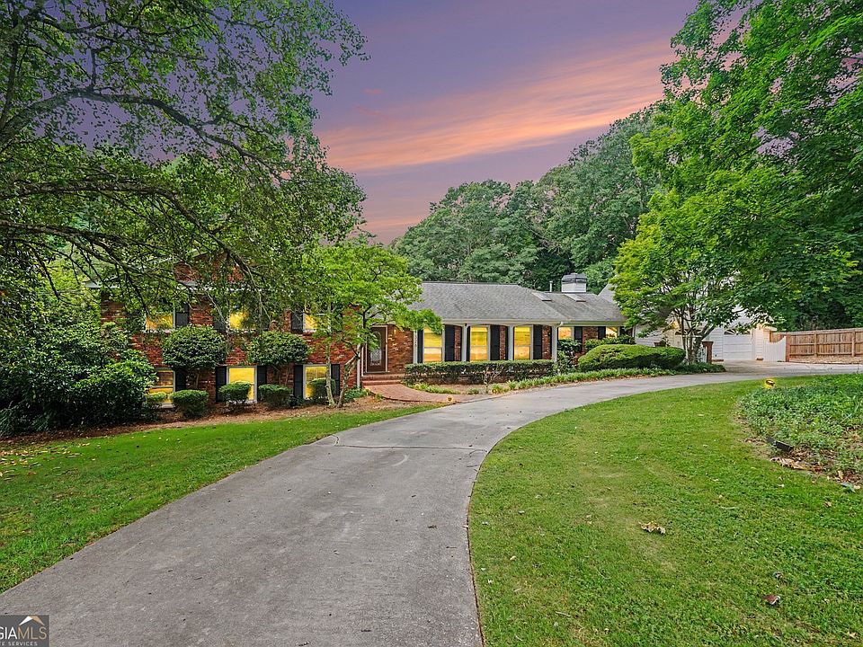 1st image of 326 Fayette Dr