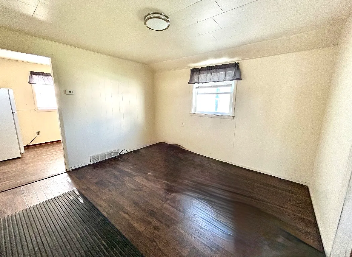 2 bed, 480 sqft, $1,200 — Photo 3