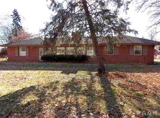 410 W Giles Ln, Peoria, IL 61614