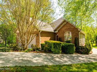 1304 Apache Ct, Maryville, TN 37801