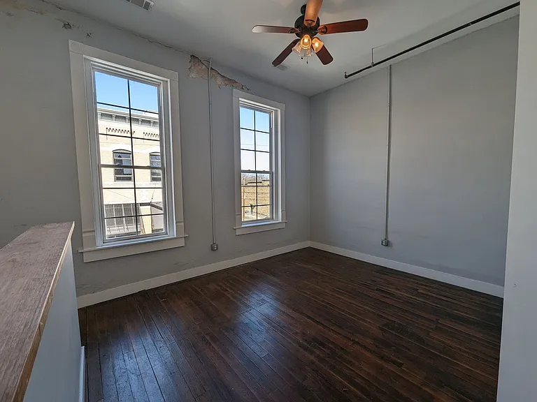 286 E Main St #B — Photo 5