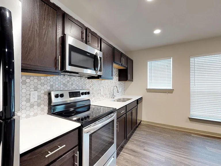 6304 Prospect Ave #202 — Photo 3