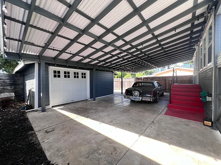 2355 Cherry St — Photo 46