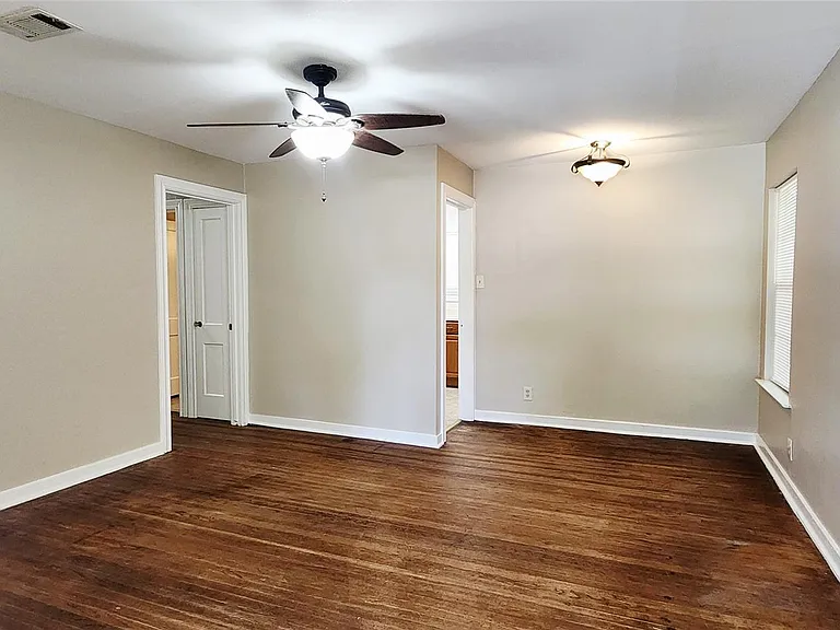 222 Winding Way St — Photo 12