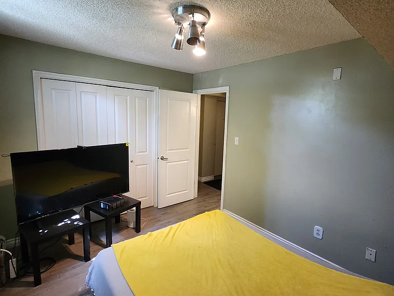 1021 13th Ave SW #103 — Photo 5