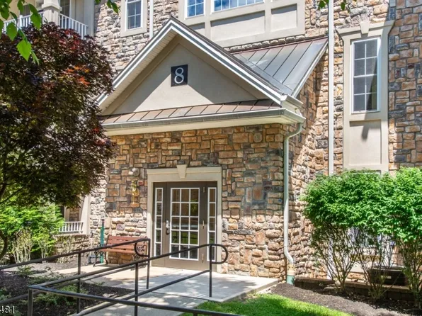 803 Holly Ln #803, Cedar Grove Twp., NJ 07009