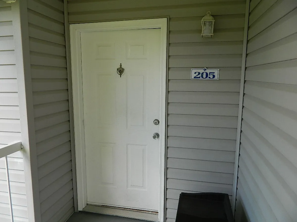 Building Photo - 2593 Grassy Point Dr #205