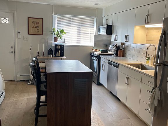 5th image of 3832 Acorn St