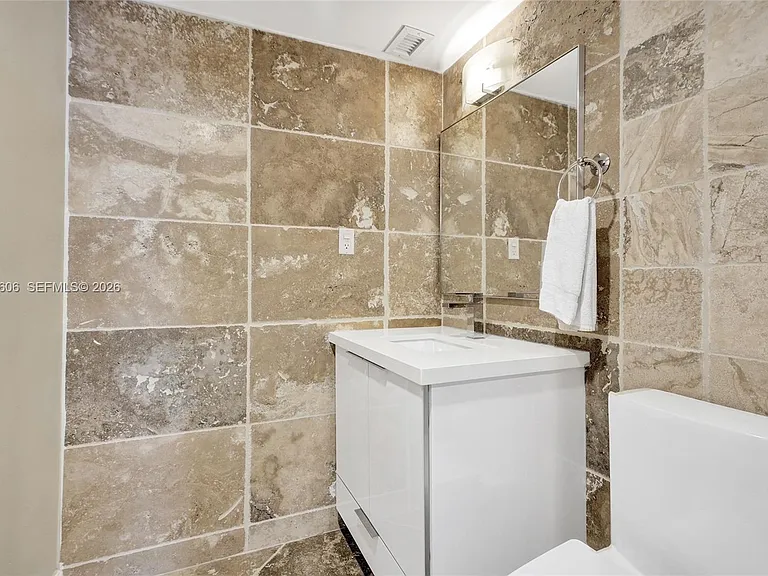 9225 Collins Ave #1402 — Photo 13
