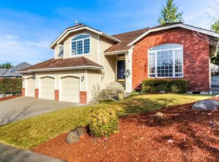 1711 Crystal Lane Loop SE, Puyallup, WA 98372