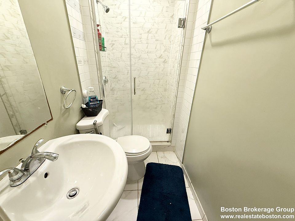 2nd image of 409A Dudley St #5