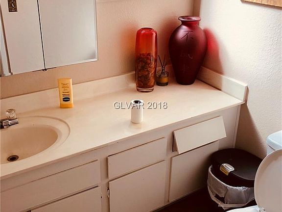 4th image of 7094 Fenway Ave