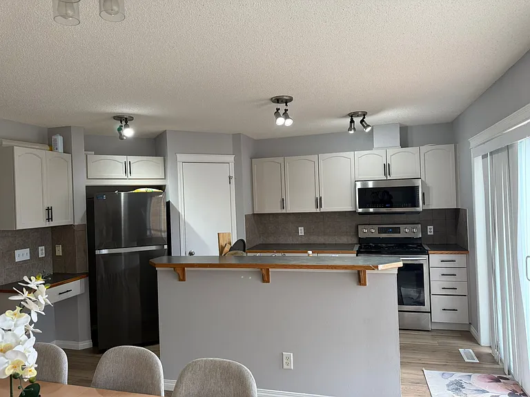 124 Prestwick Vlg SE — Photo 7